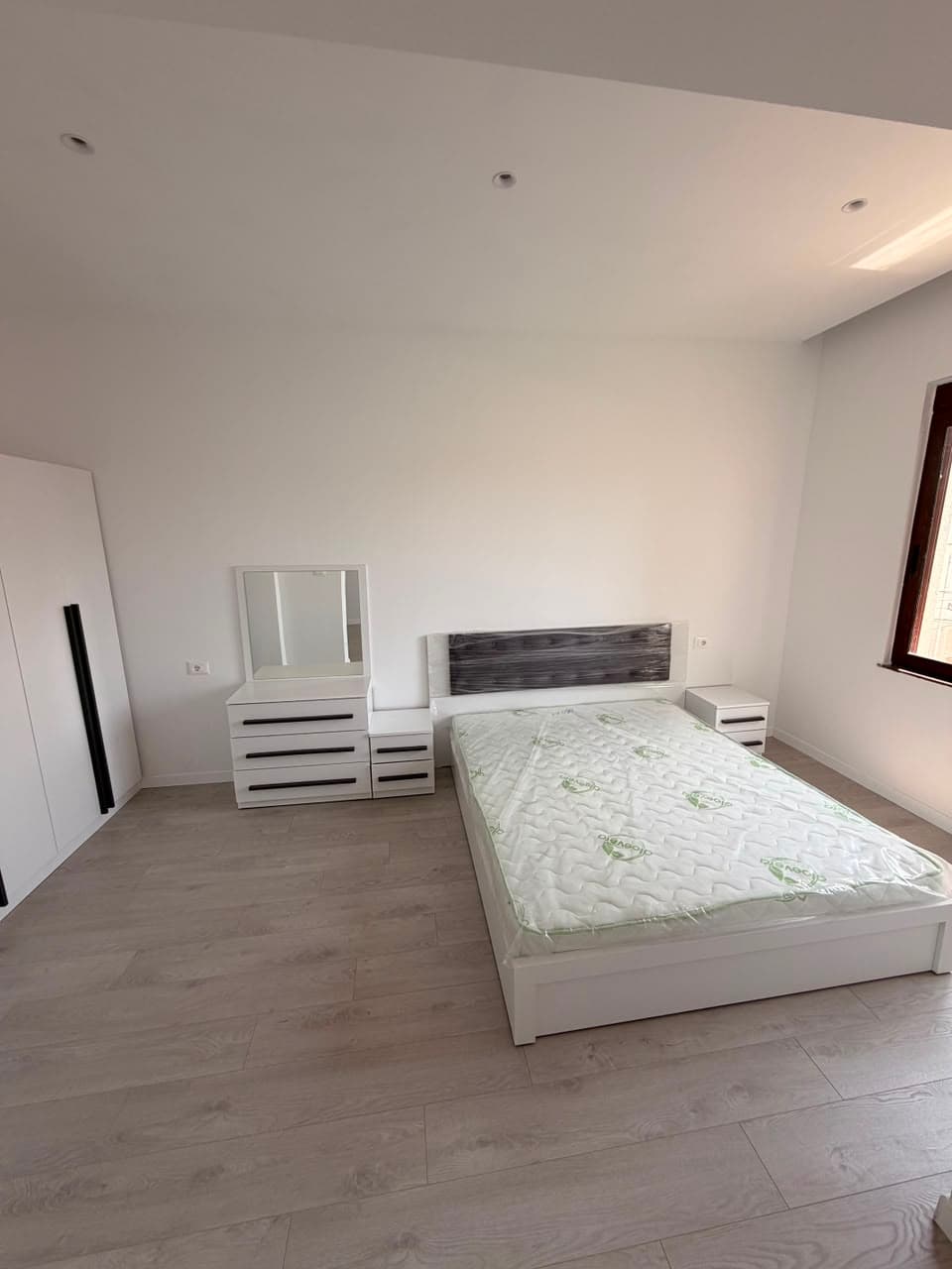 JEPET ME QERA APARTAMENT 3+1 NE ZONEN E SHKOZETIT, DURRES 2