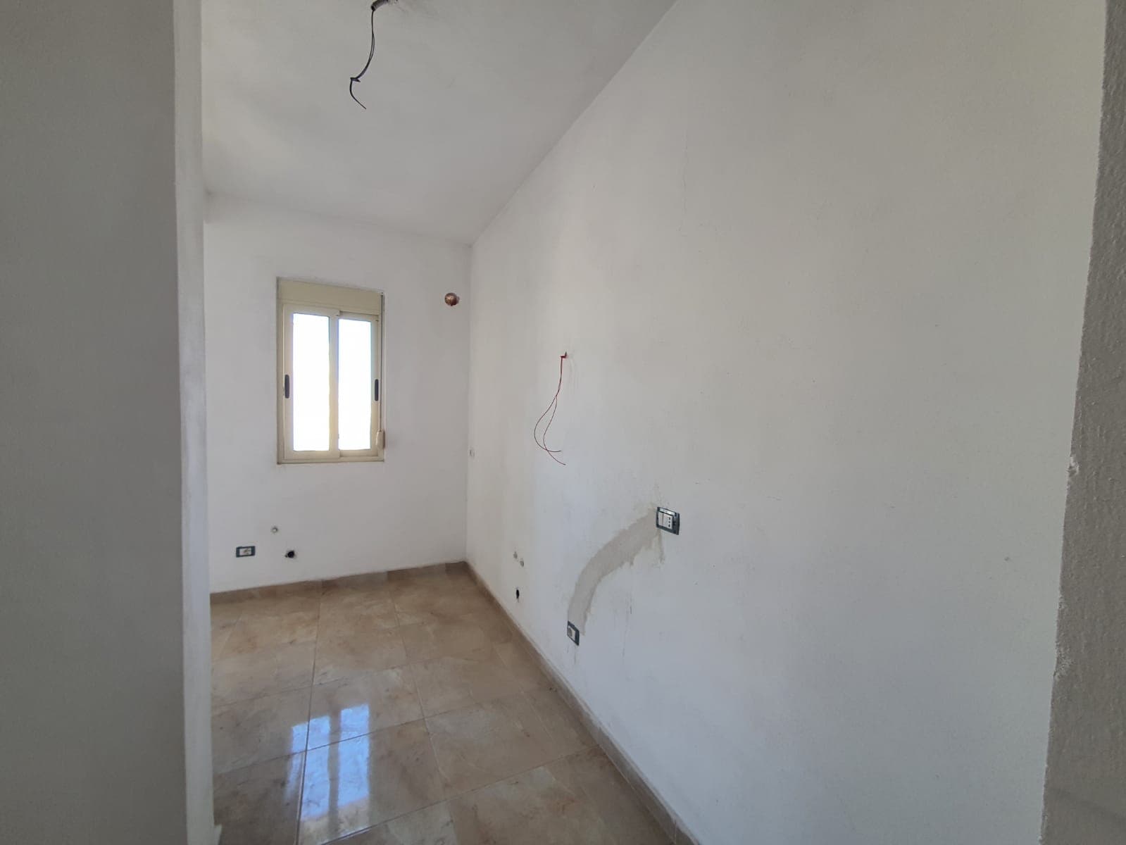 SHITET APARTAMENT 3+1 LAGJA 5 PRANE ISH RAJONIT,DURRES. 2