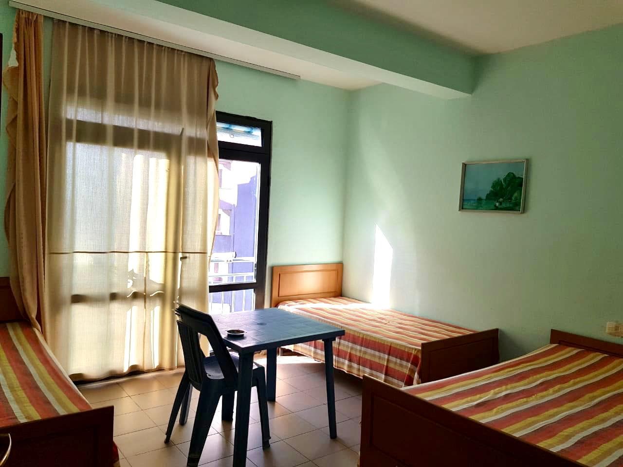 SHITET APARTAMENT 1+1 MBRAPA PASTICERI PELIKAN, PLAZH, DURRES. 4