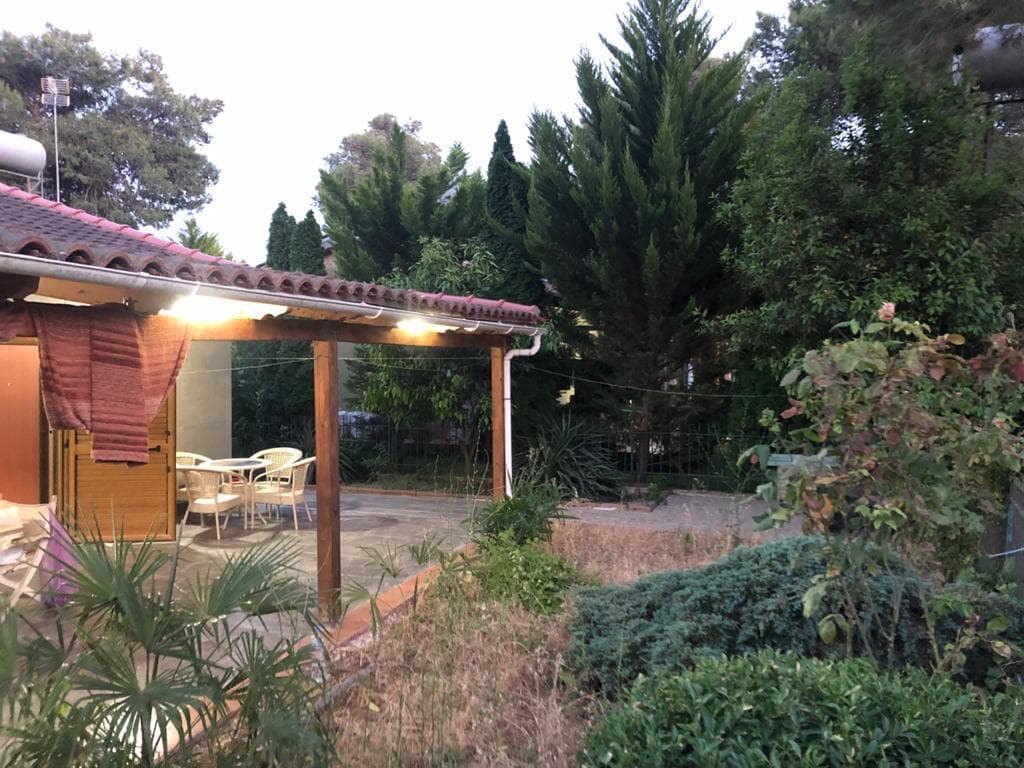 SHITET SHTEPI PRIVATE PRANE PISHAVE TE BUTA, GOLEM, DURRES. 4