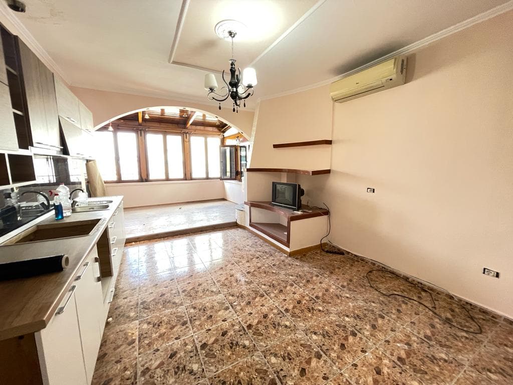 SHITET APARTAMENT 2+1 PRANE MARKATES QENDER,DURRES.