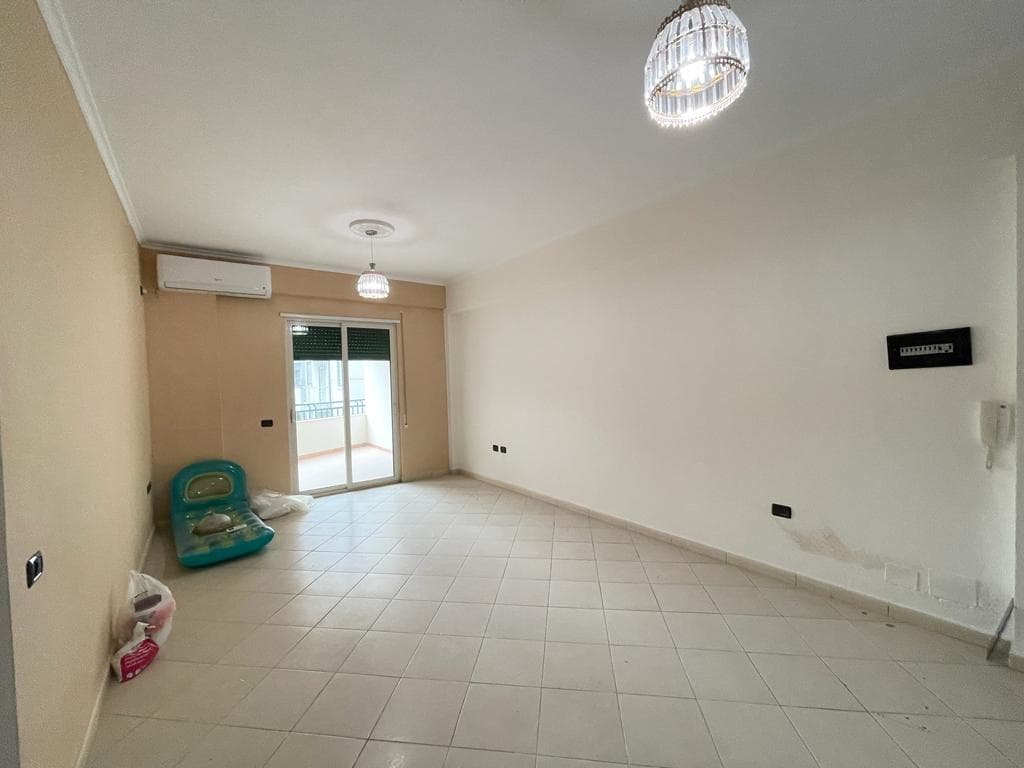 SHITET APARTAMENT 2+1 PRANE HOTEL ANDI SHKEMBI I KAVAJES,DURRES. 2