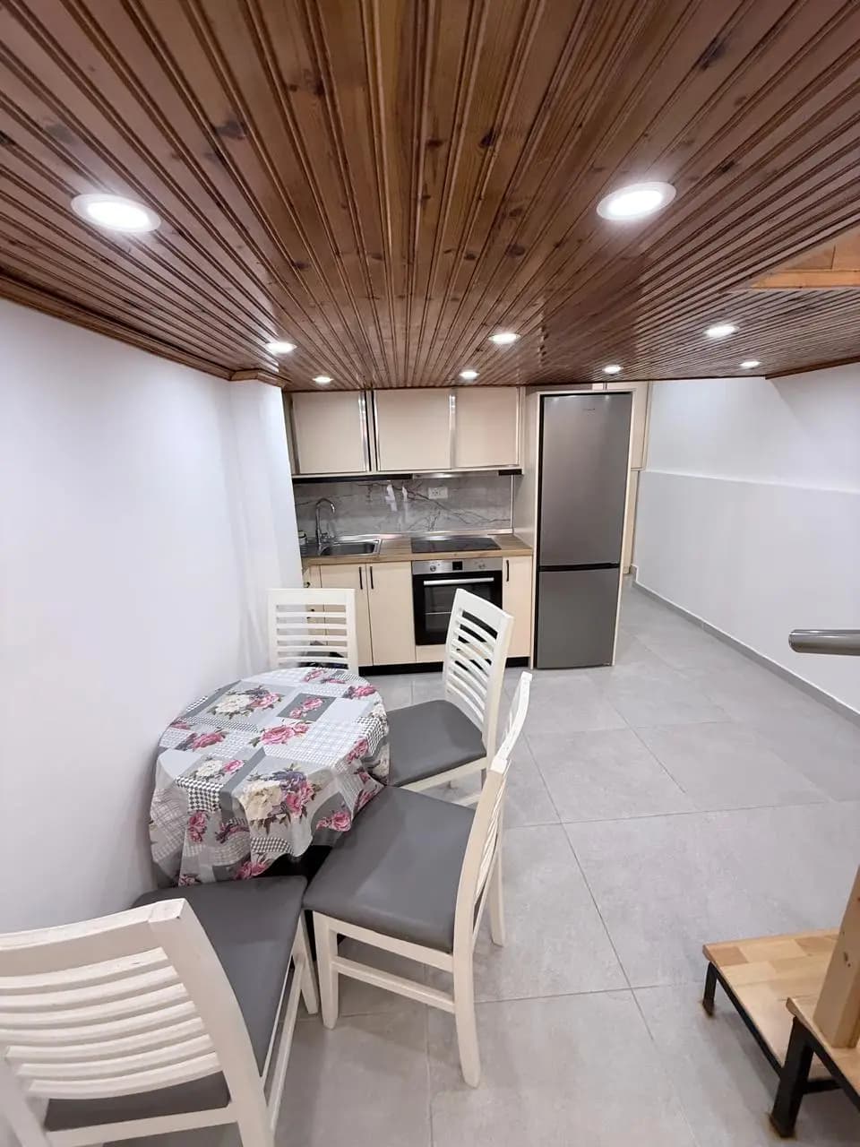 JEPET ME QERA DUPLEX ZONA PLAZHIT 3