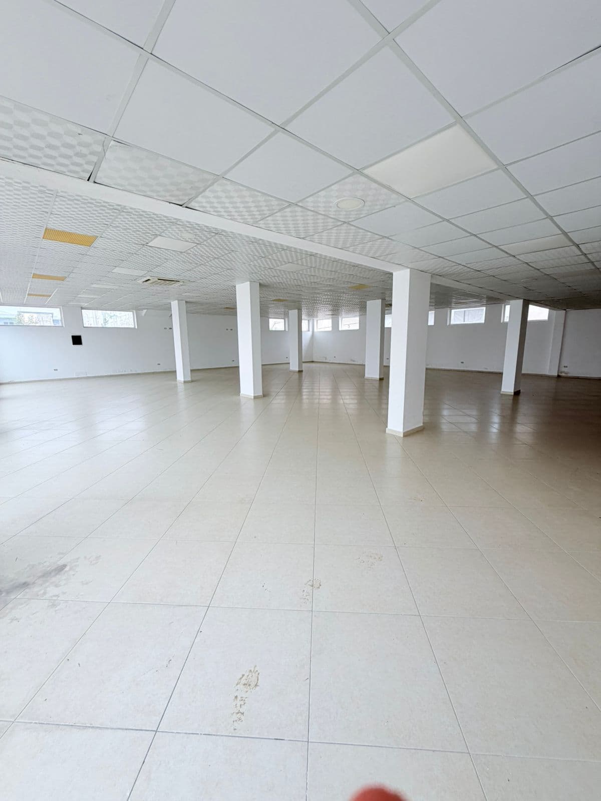 JEPET ME QERA AMBIENT BIZNESI NE ZONEN E ISH KENETES, DURRES