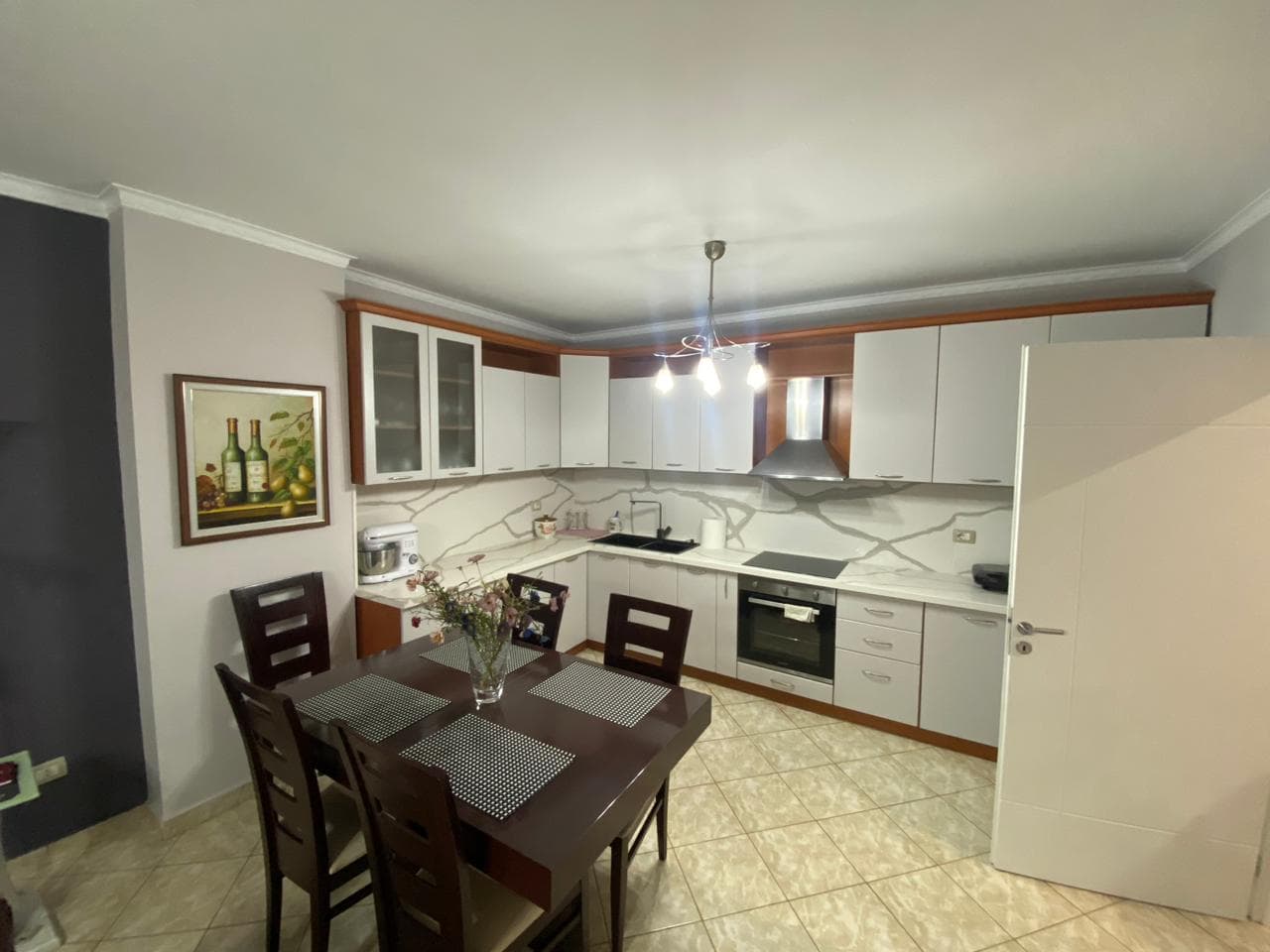 SHITET APARTAMENT 3+1+2+2, PRANE STADIUMIT, DURRES 2
