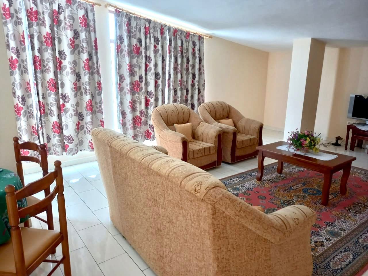 JEPET PER QERA KATI I KATERT I NJE VILE 3+1 PRANE PISHAVE TE BUTA GOLEM, DURRES. 2