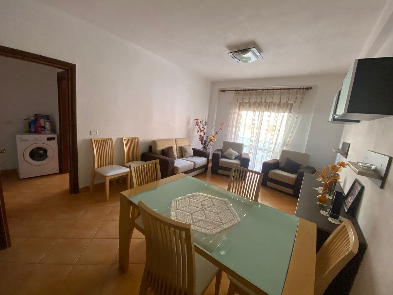 SHITET APARTAMENT 2+1 PRANE HOTEL FLORIDA PLAZH,DURRES. 2