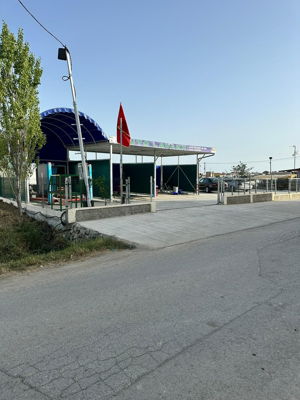 JEPET ME QERA AMBIENT BIZNESI (LAVAZH), TEK TREGU MAKINAVE, DURRES 3
