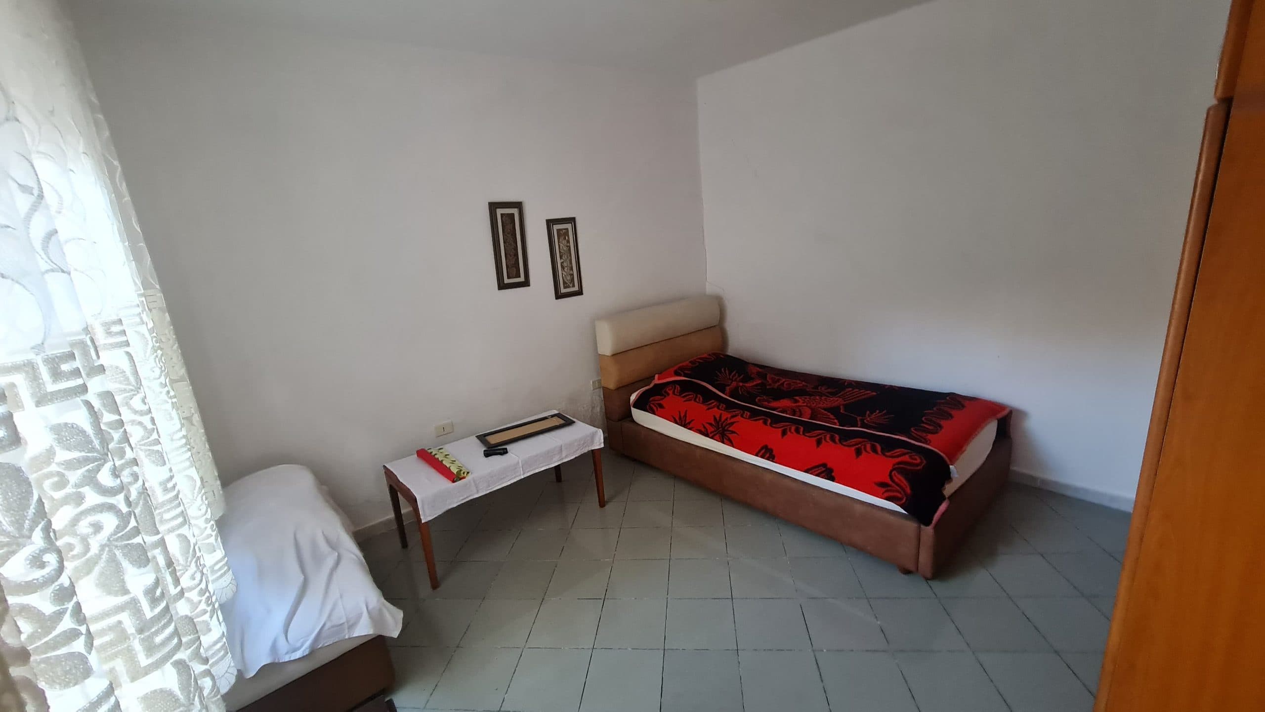 JEPET ME QERA SHTEPI PRIVATE, LAGJJA SEFER EFENDIU, DURRES. 4
