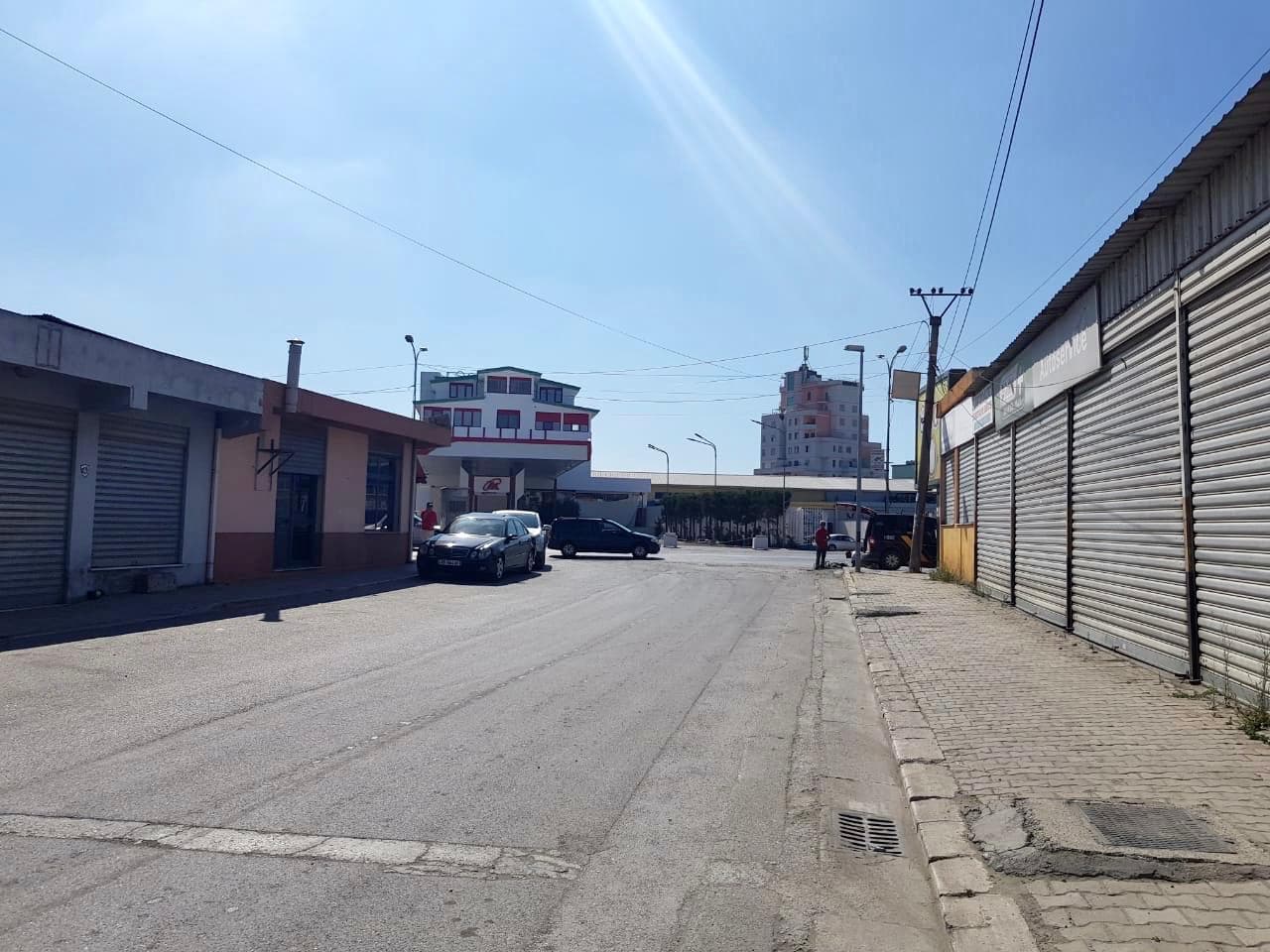 JEPET ME QERA KAPANON,SERVIS. SHKOZET,TEK KTHESA AIBES,DURRES