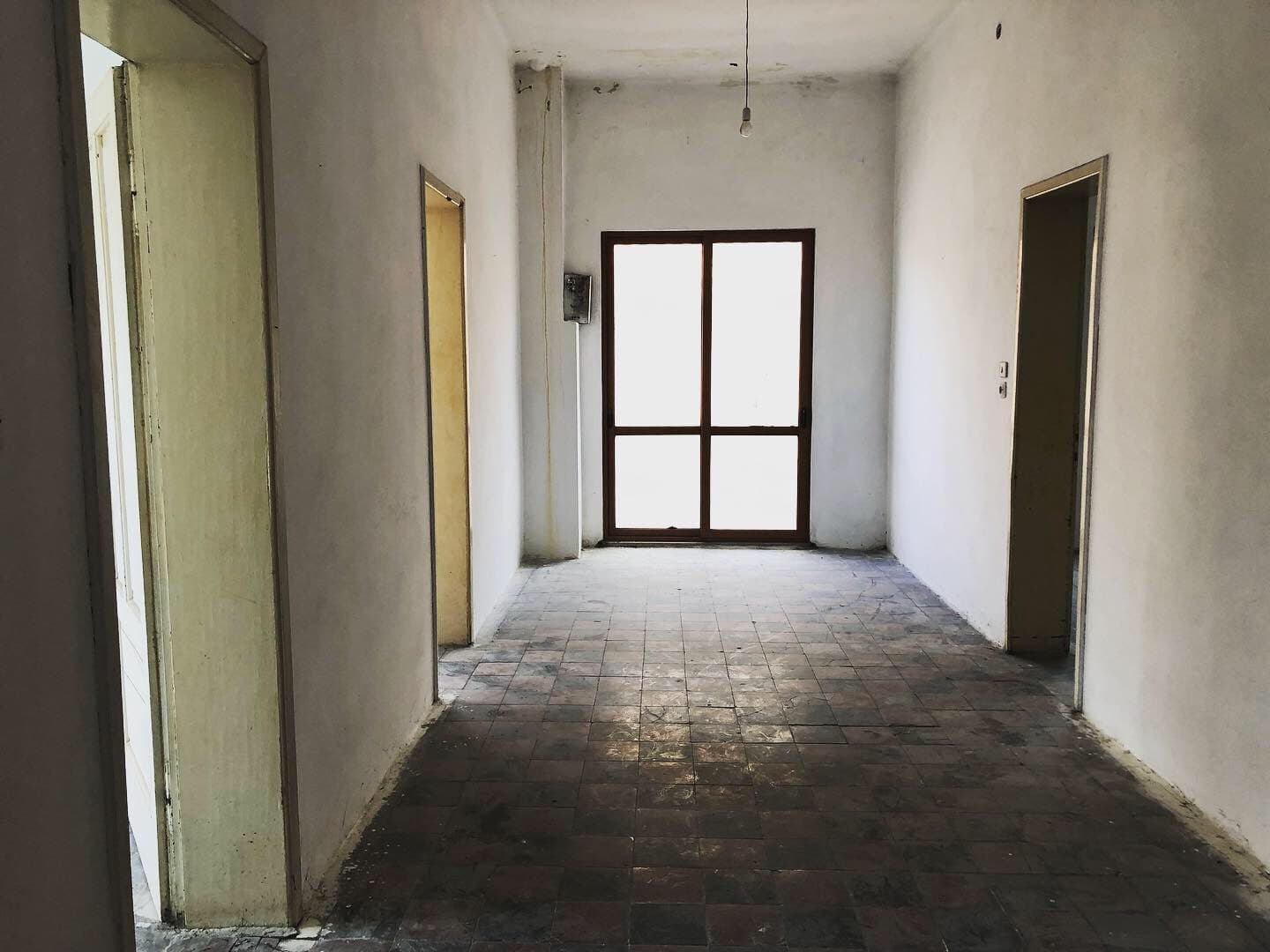 SHITET APARTAMENT 3+1 PRANE SHKOLLES EFTALI KOCI! 3