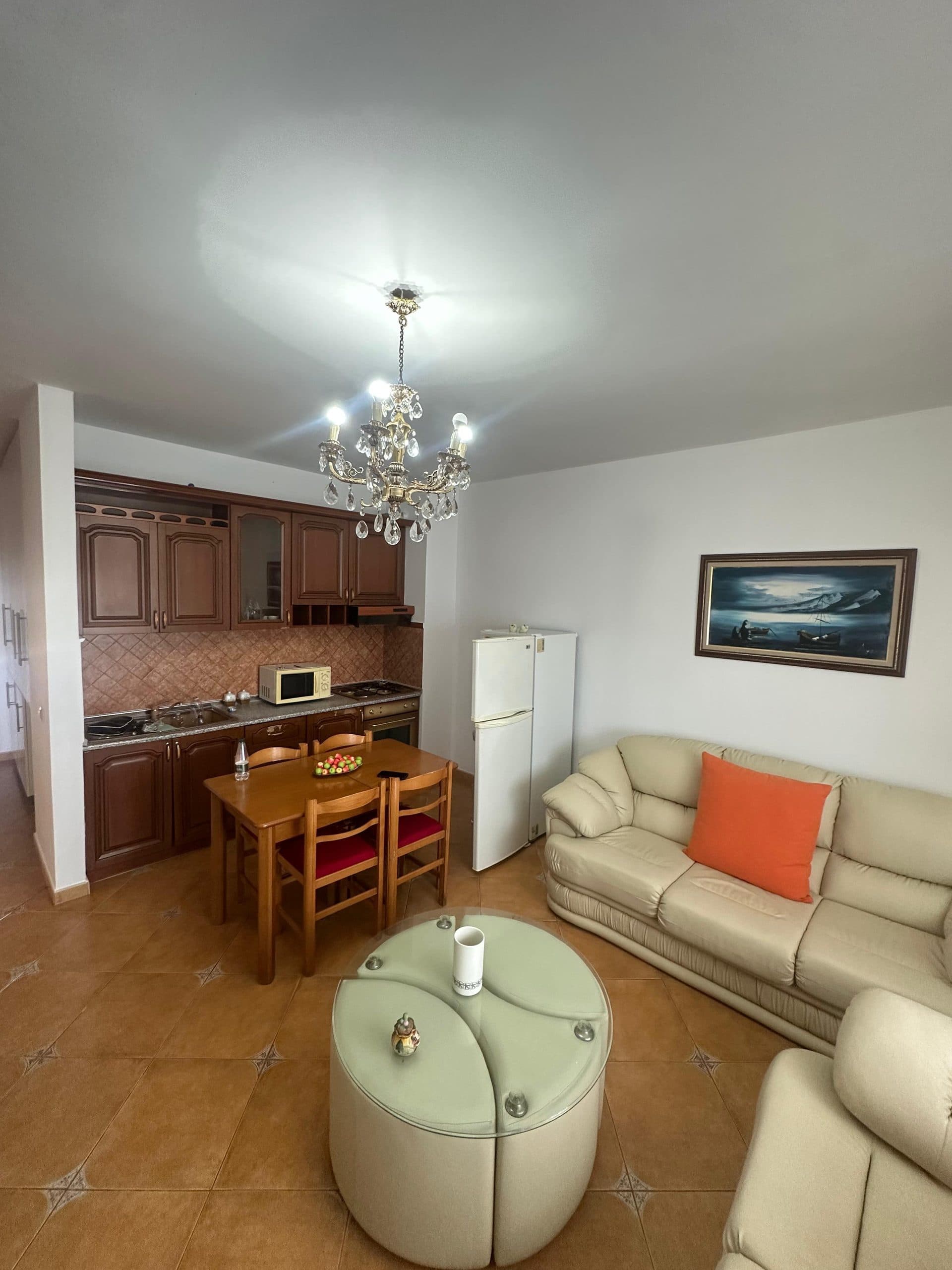 JEPET ME QERA APARTAMENT 1+1, PLAZH, DURRES. 2
