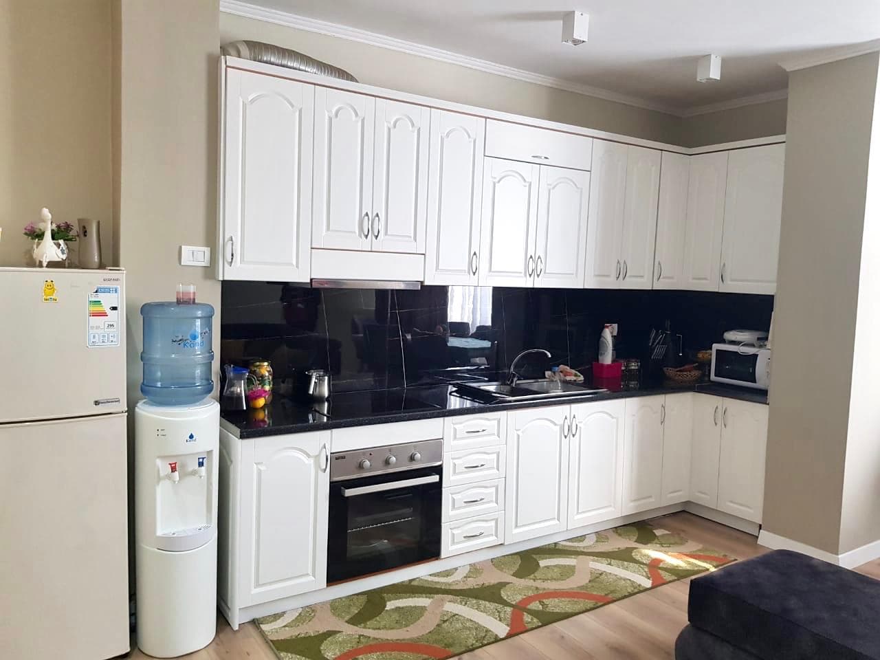 SHITET APARTAMENT 2+1 MBRAPA SHKOLLES BAJRAM CURRI,PLAZH ,DURRES. 3
