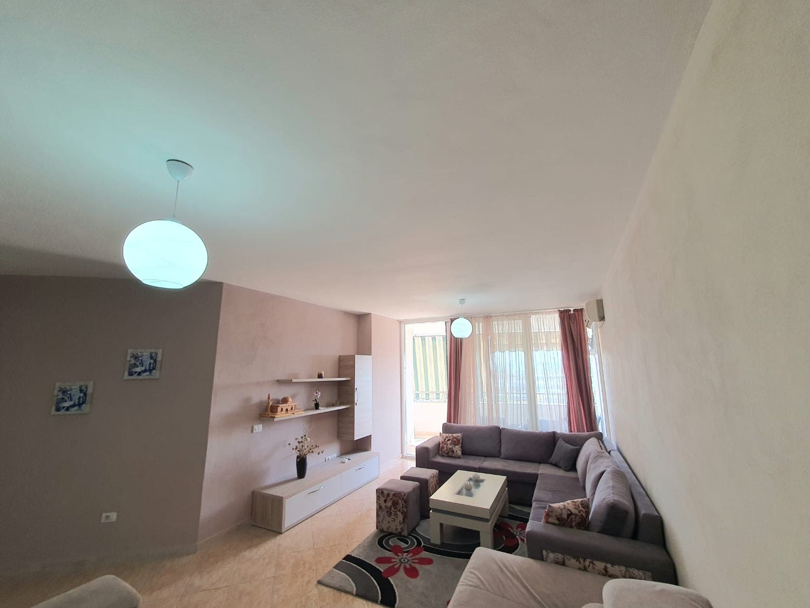 JEPET ME QERA APARTAMENT 2+1 ME PAMJE DETI PRANE PORTIT DURRES. 2