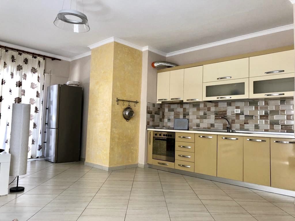 JEPET ME QERA APARTAMENT 2+1 NE CURRILA,DURRES!