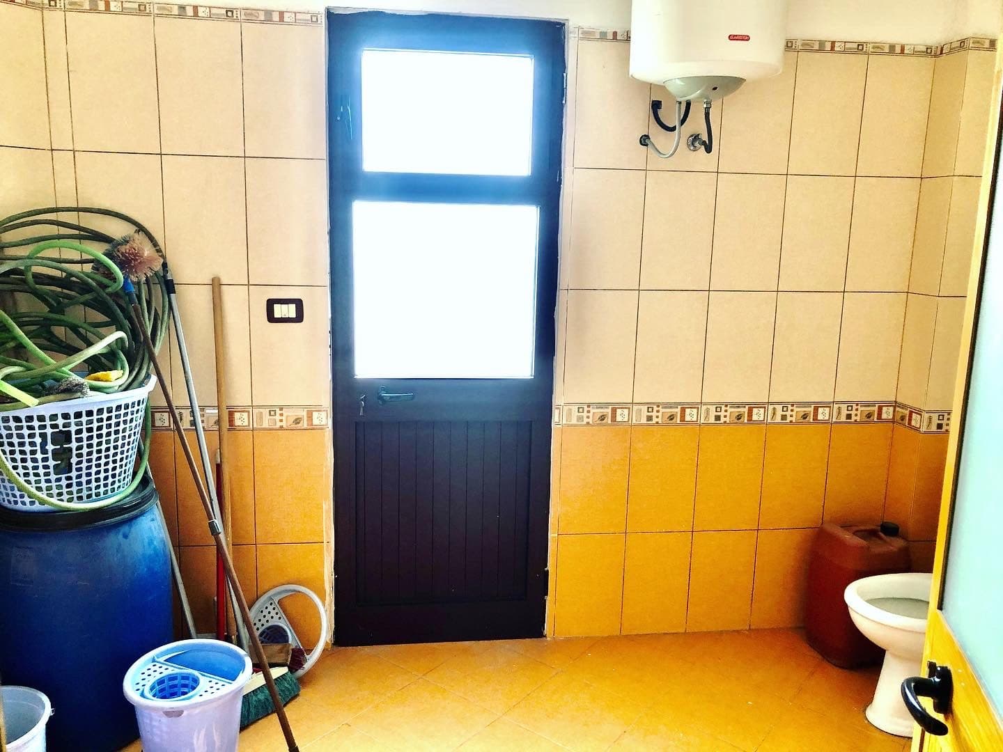 SHITET APARTAMENT 2+1 TE KRYQI KUQ,DURRES! 3
