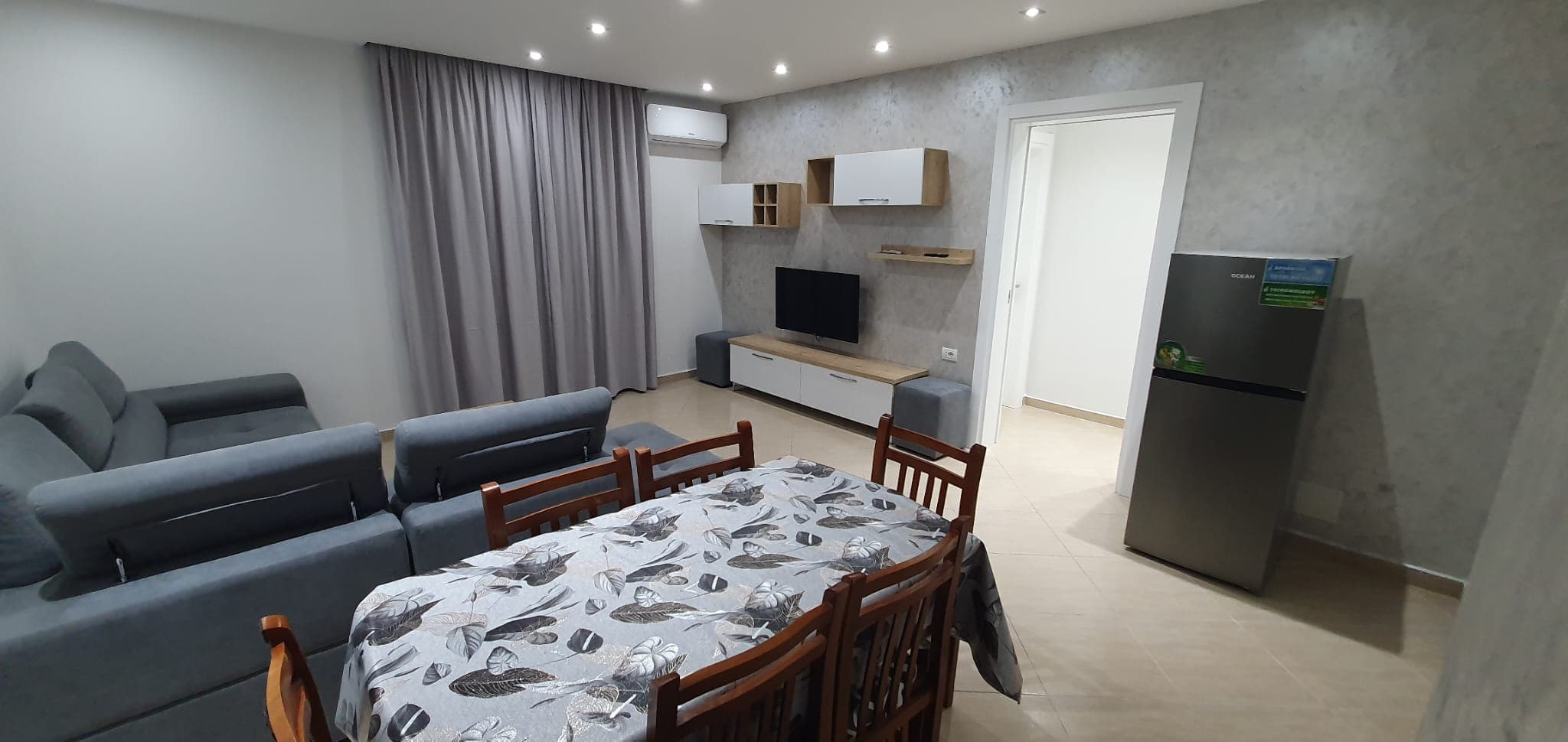 JEPET ME QERA APARTAMENT 2+1+2 NE STACIONIN E PARE TE PLAZHIT, DURRES