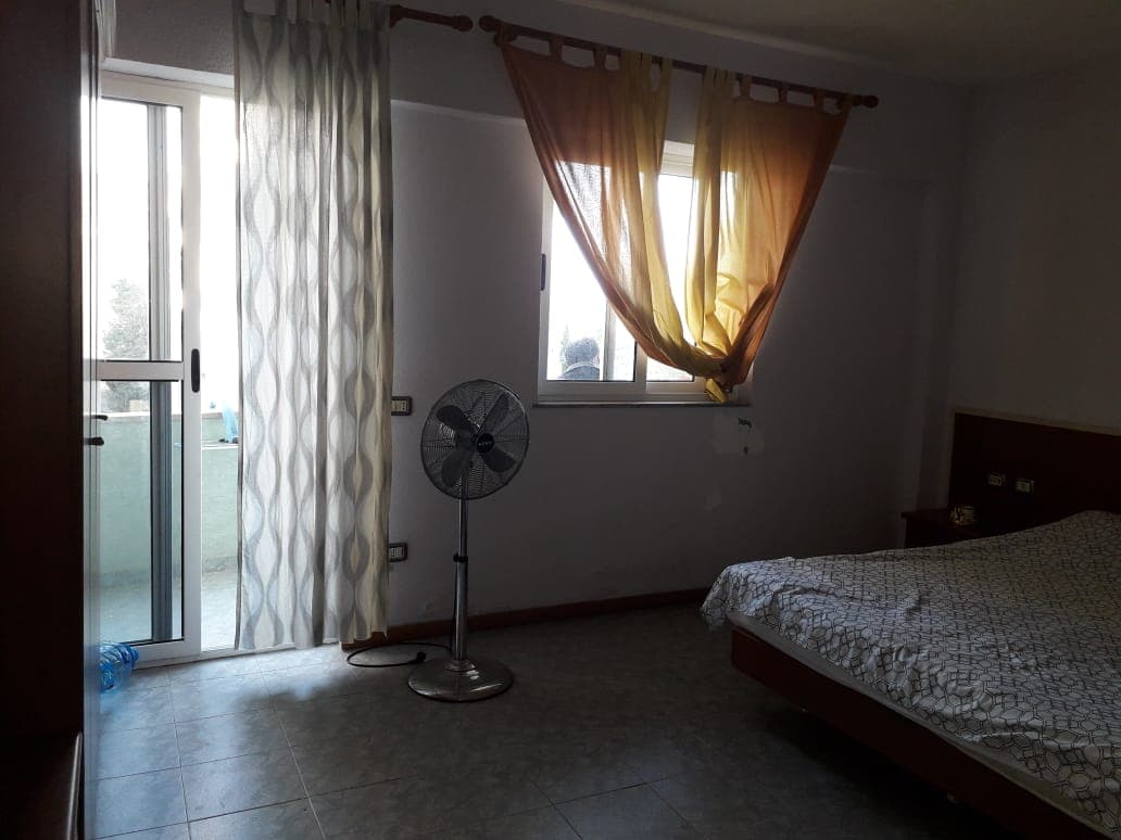 SHITET APARTAMENT 2+1 PRANE HOTEL FLORIDES ,PLAZH,DURRES. 3