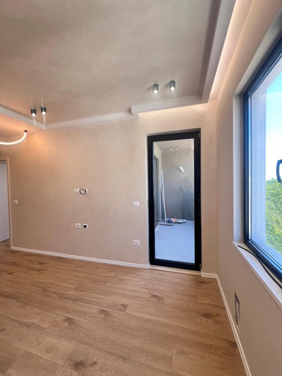 SHITET APARTAMENT 1+1 NE ZONEN E MALIT TE ROBIT, KAVAJE 2