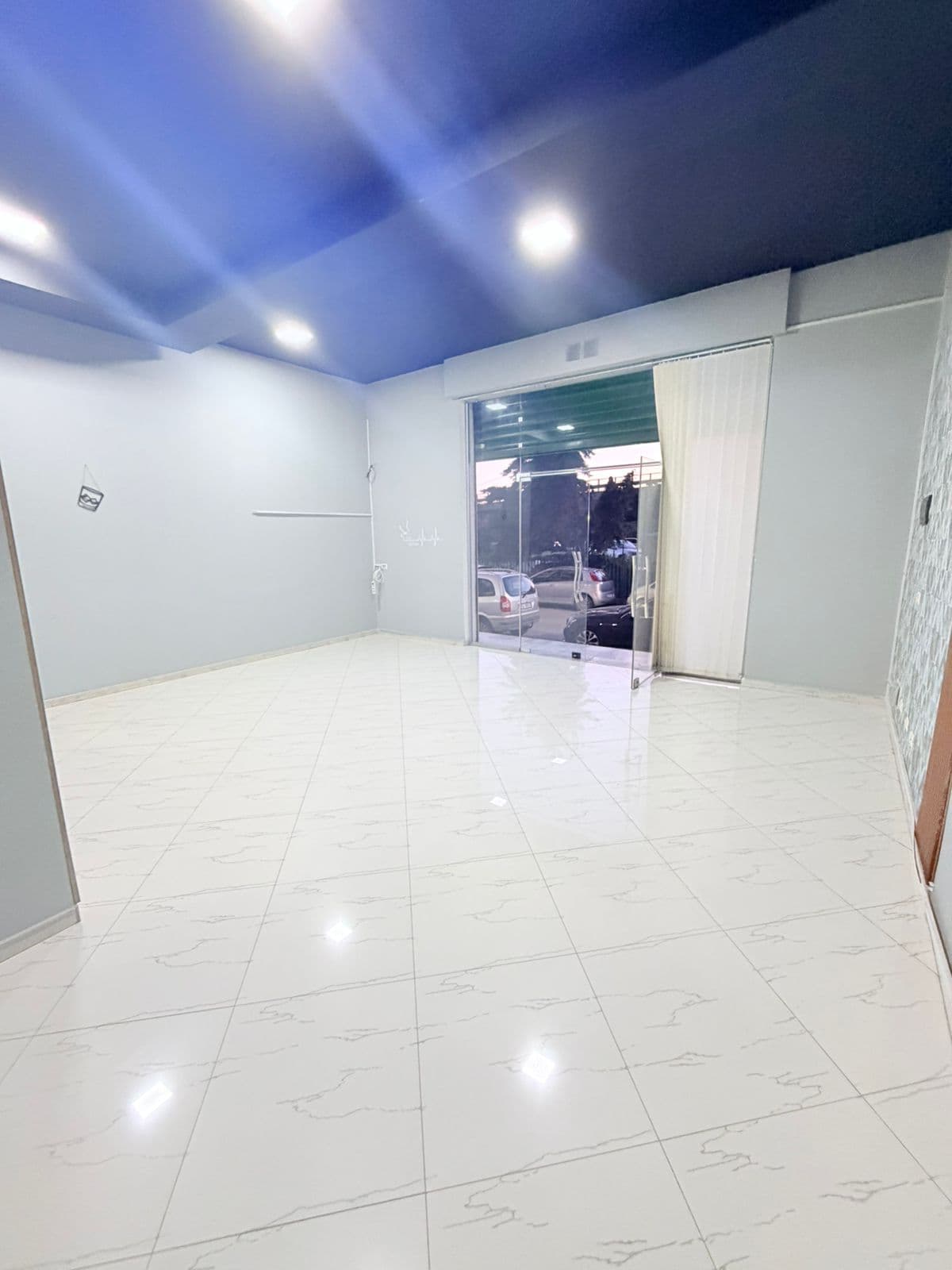 JEPET ME QERA AMBIENT BIZNESI STACIONI I PARE PLAZH, DURRES 4