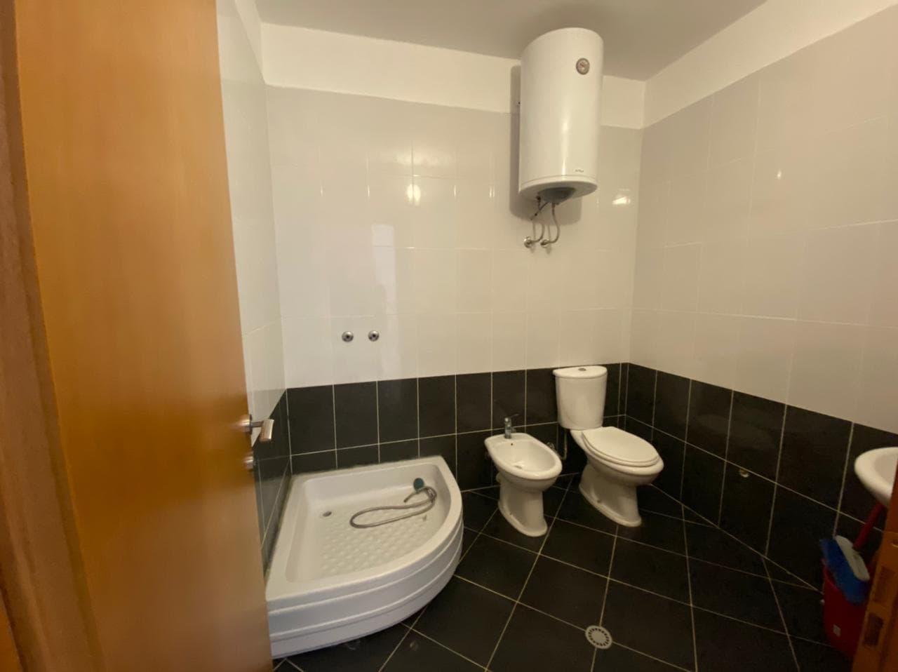 JEPET ME QERA APARTAMENT 1+1 HOTEL BLEART,SHKEMBI KAVAJES,DURRES. 3
