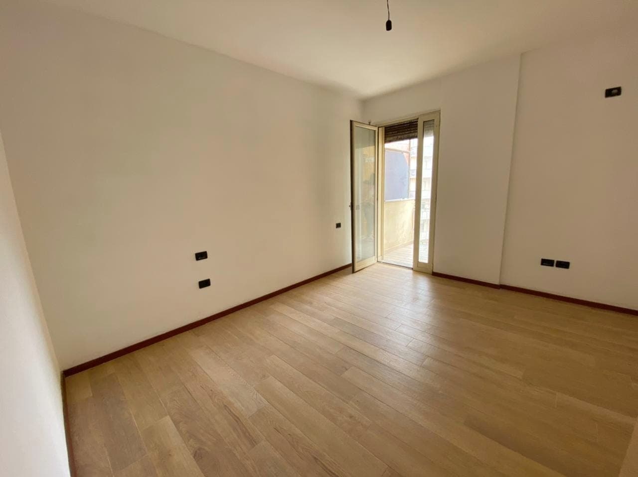 SHITET APARTAMENT 2+1 ME PAMJE NGA DETI,PRANE VILES ZOGUT,DURRES. 3