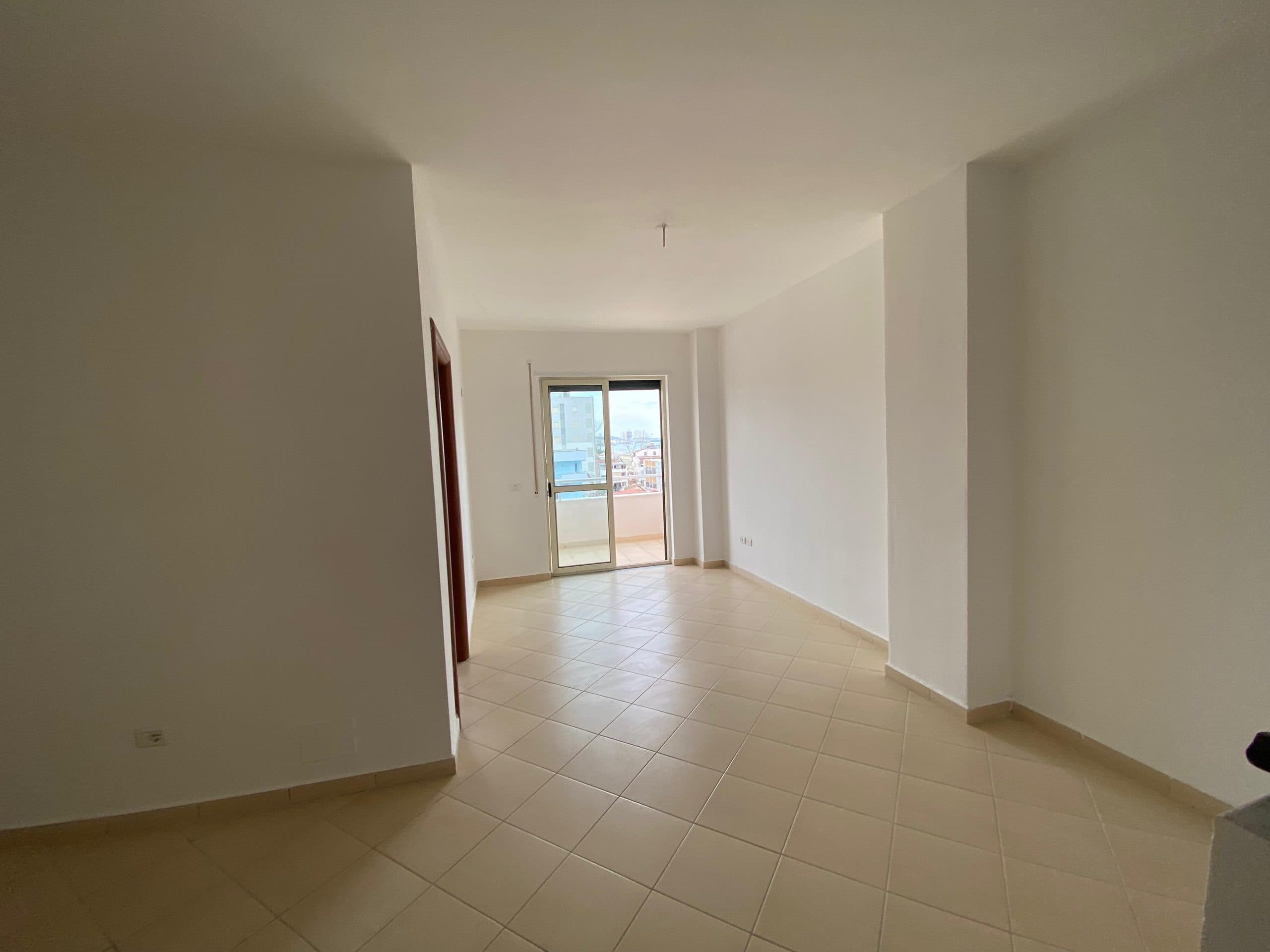 SHITET APARTAMENT 1+1 ME PAMJE NGA DETI, ILIRIA PLAZH, DURRES. 3