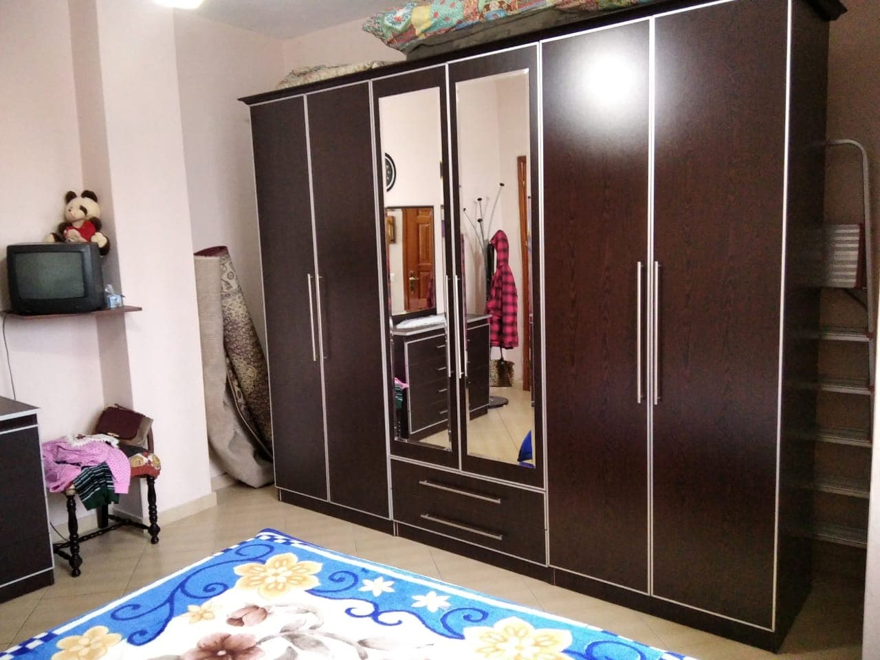 SHITET APARTAMENT 3+1 MBRAPA TREGUT TE MADH INDUSTRIAL , RRUGA GLAUKIA , DURRES . 4