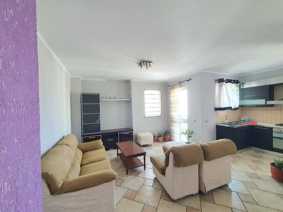SHITET APARTAMENT 2+1 PRANE SHKOLLES EFTALI KOCI,DURRES. 3