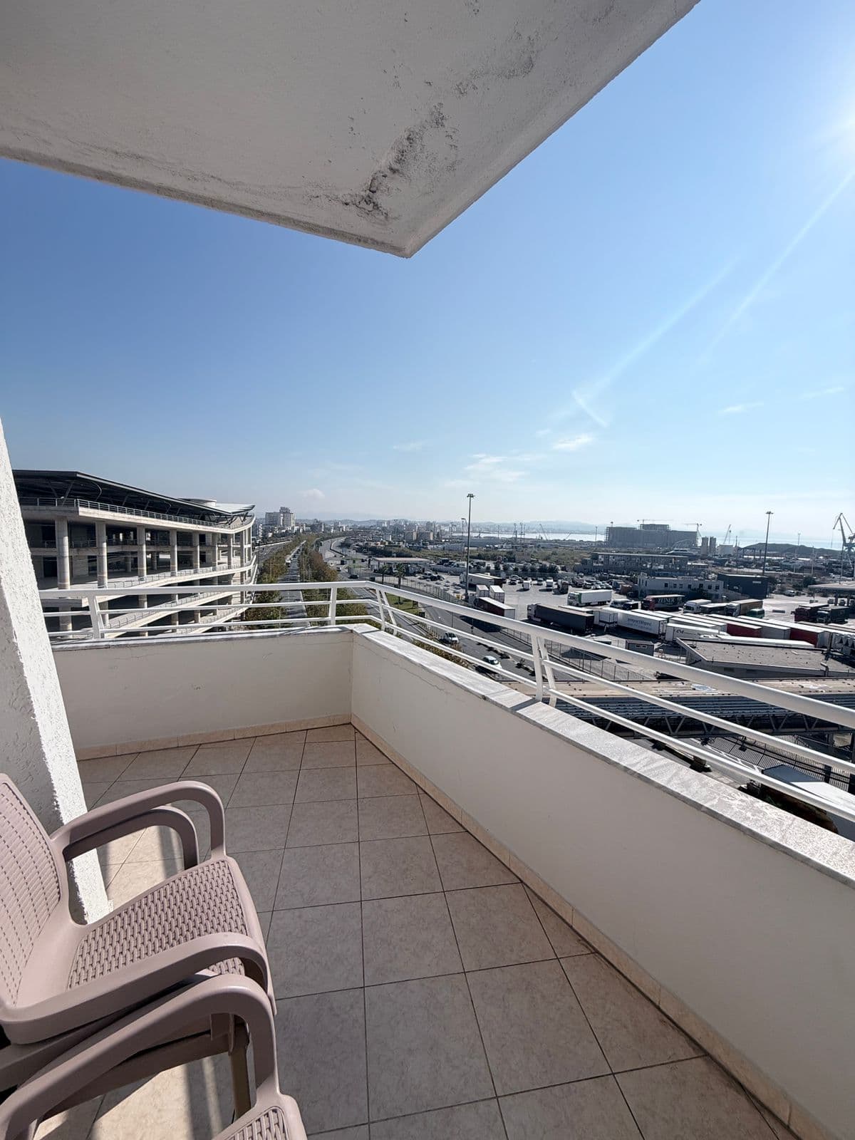 JEPET ME QERA APARTAMENT 2+1 RRUGA PORTIT 4