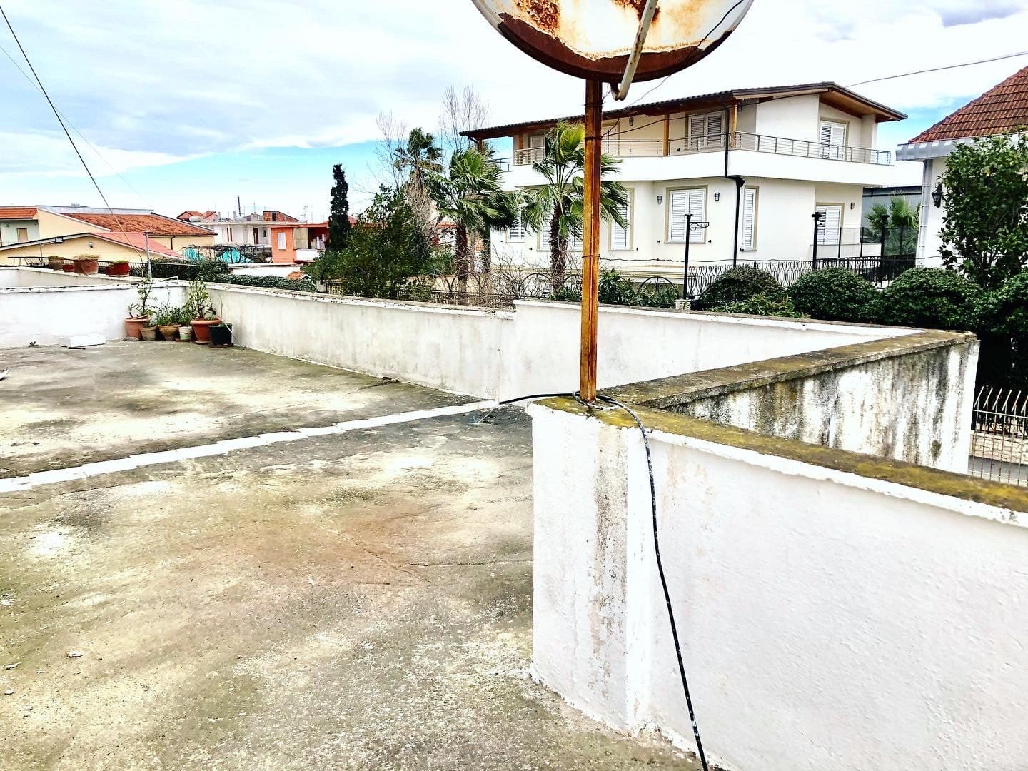 SHITET APARTAMENT 2+1 TE KRYQI KUQ,DURRES! 4