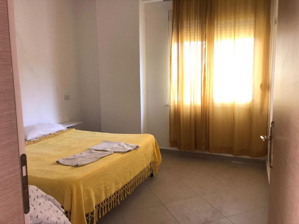 SHITET APARTAMENT 1+1 PRANE KOLOSEUT SHKEMBI I KAVAJES GOLEM,DURRES. 4