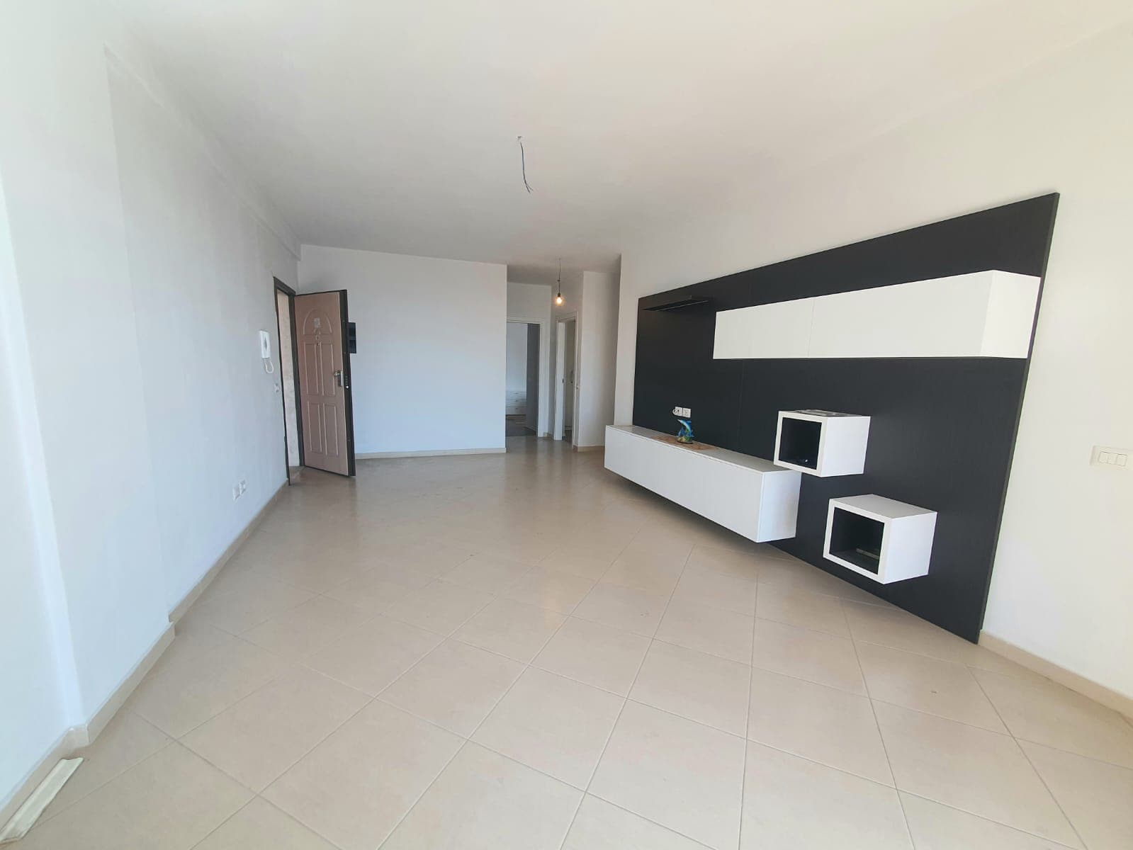 SHITET APARTAMENT 3+1+GARAZHD ME PAMJE NGA DETI,PORT VIEW,DURRES. 2