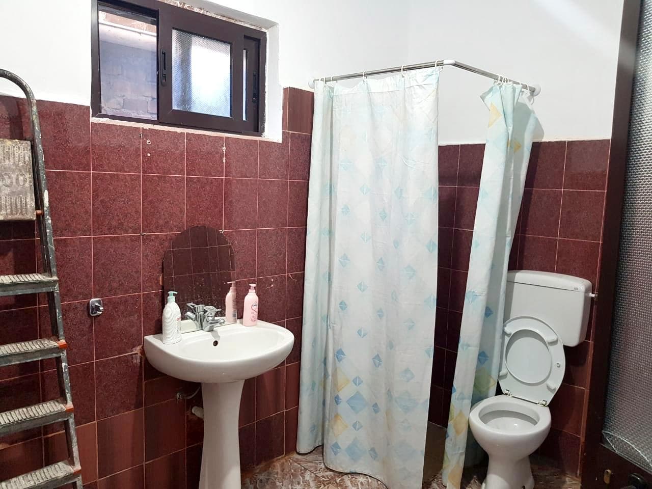 JEPET ME QERA SHTEPI PRIVATE 2+1 .RRUGA KARL TOPIA,PRANE GJYKATES,DURRES!