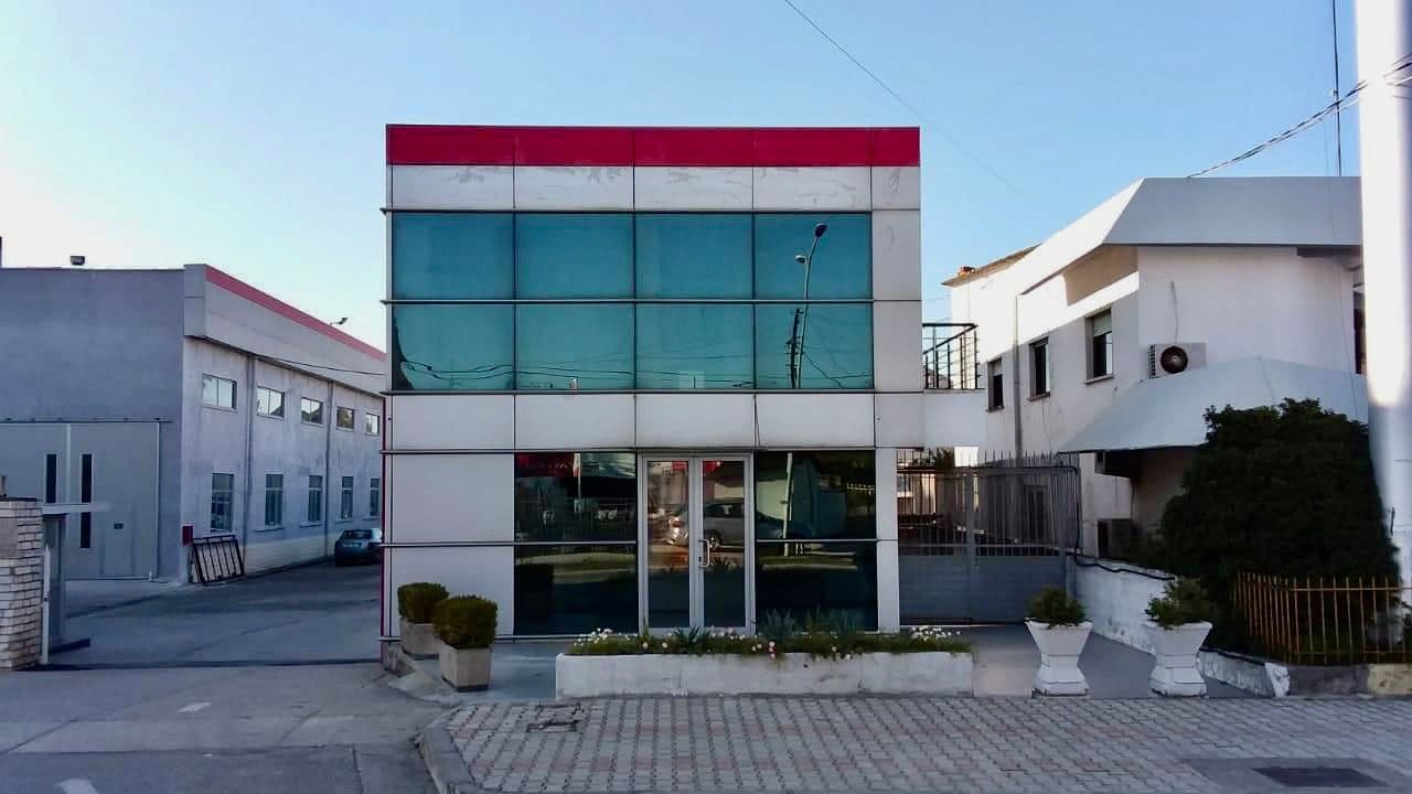 JEPET ME QERA AMBIENT BIZNESI 2 KATESH, SHKOZET , DURRES. 3