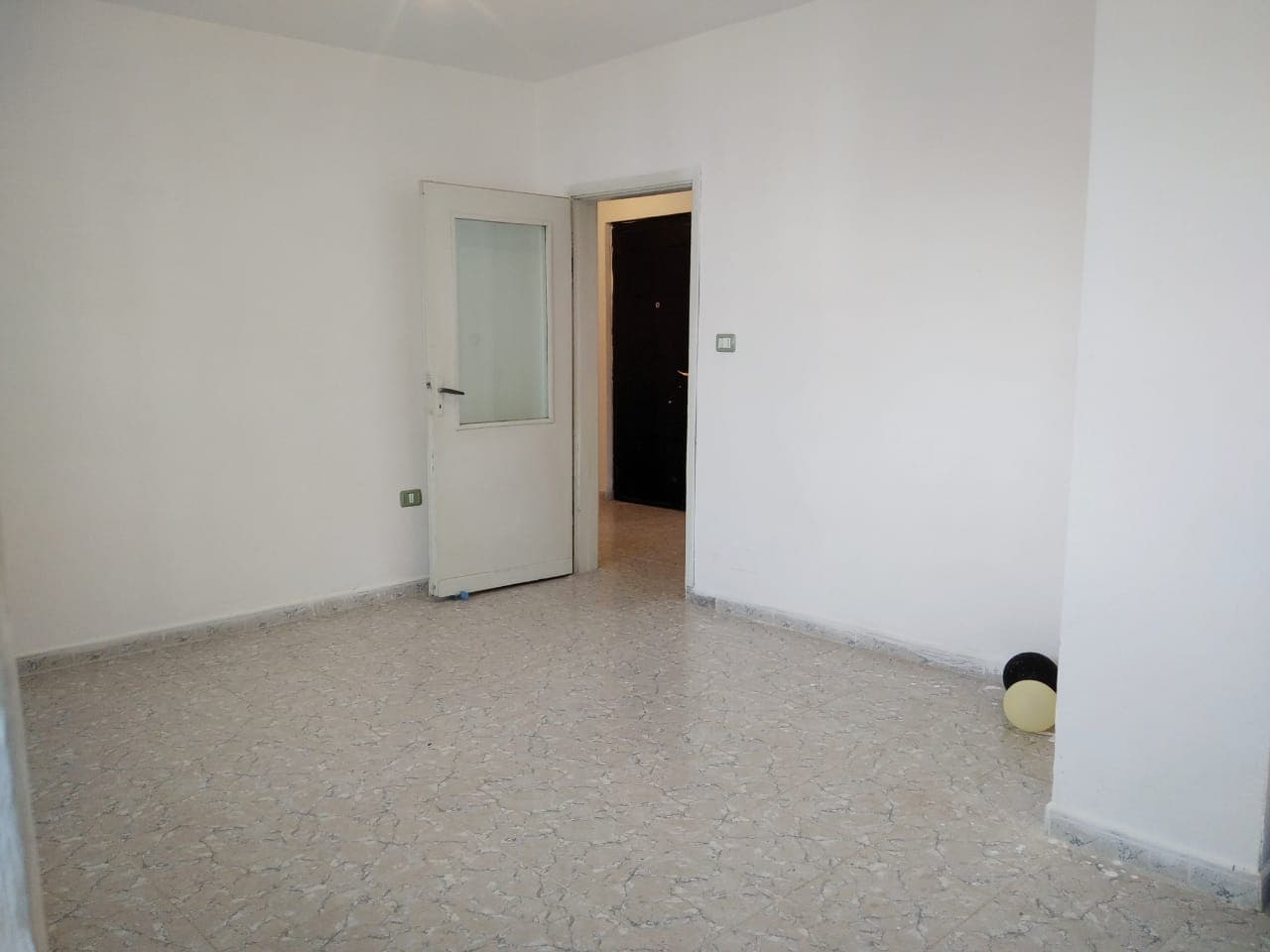 SHITET APARTAMENT 1+1 PRANE SHKOLLES EFTALI, KOCI,DURRES.