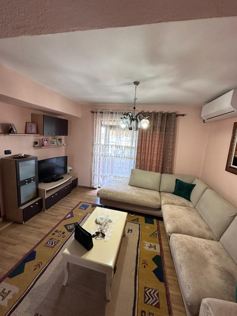 JEPET ME QERA APARTAMENT 2+1 PRANE BLUESTAR CENTER, DURRES 2
