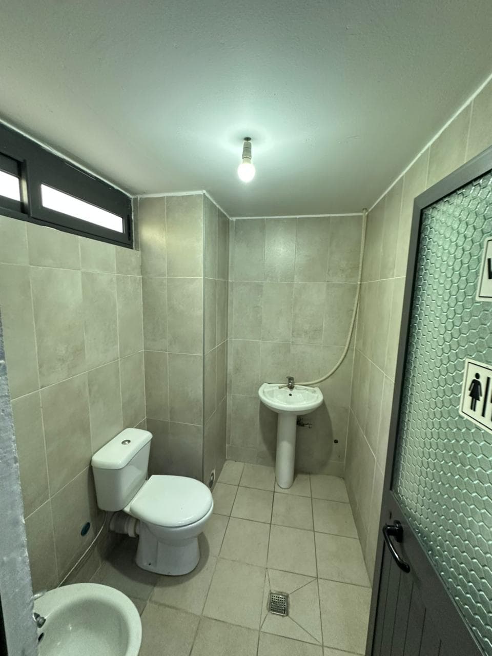 JEPET ME QERA AMBIENT BIZNESI PRANE SPITALIT ,DURRES 3