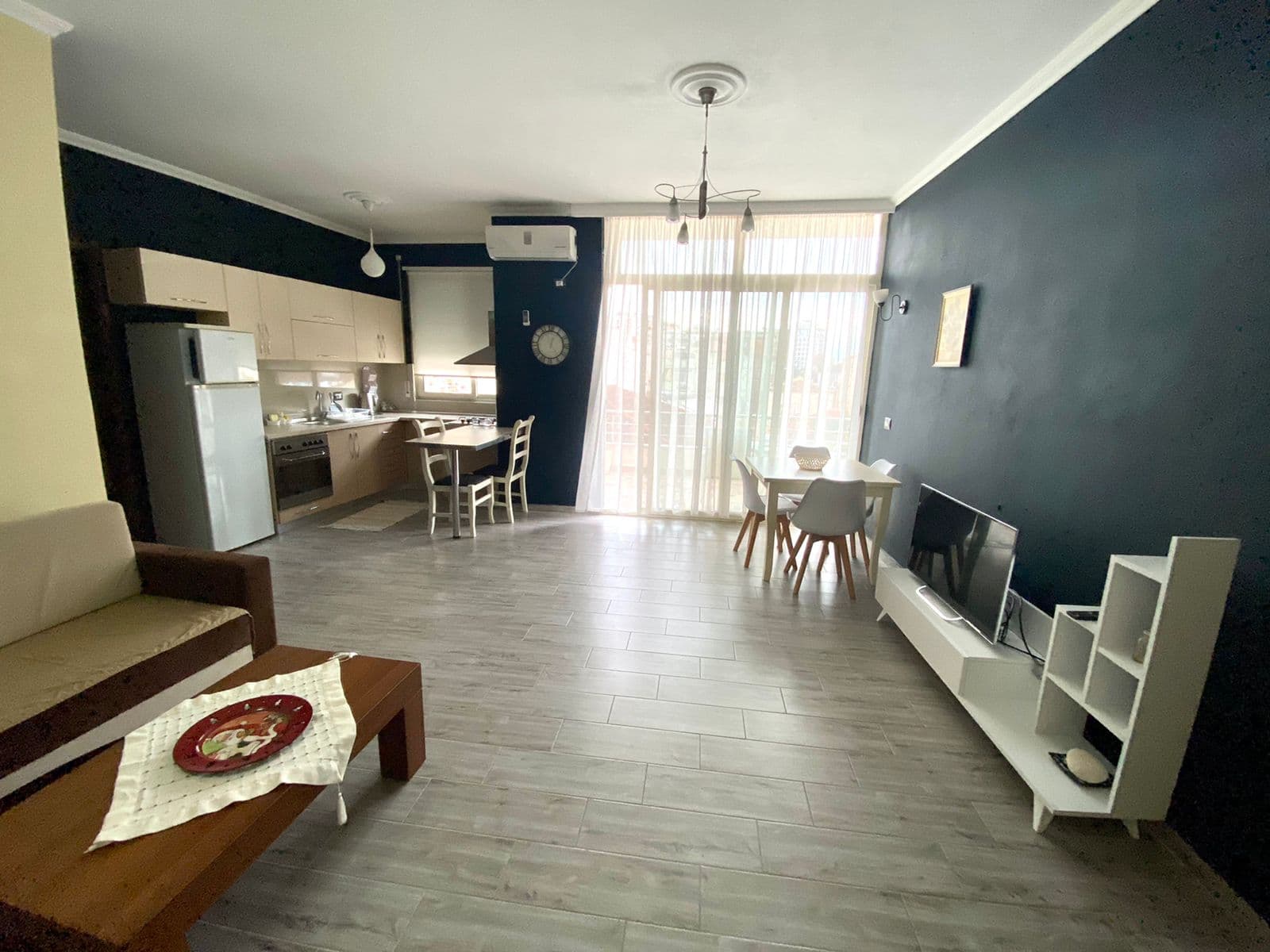JEPET PER QERA KATI 3 I NJE VILE TEK RRUGA E KUMINIT, DURRES. 4