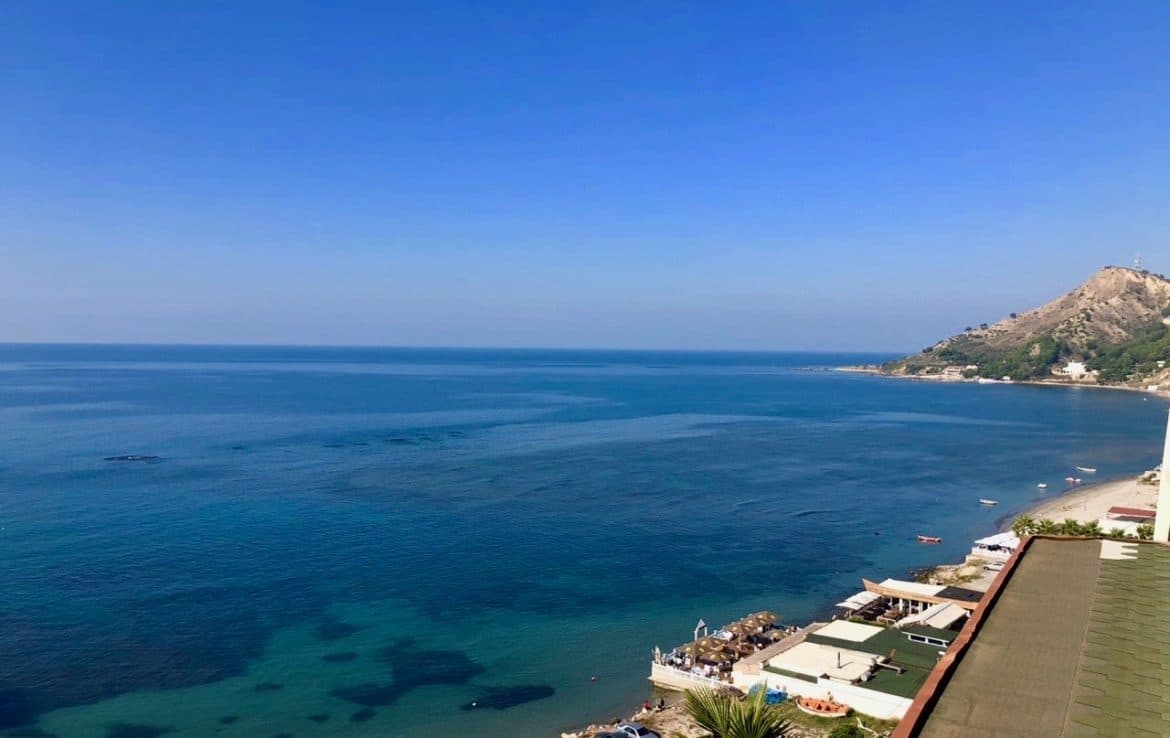 SHITET AMBJENT BIZNESI BUZE DETIT NE CURRILA,DURRES! 1