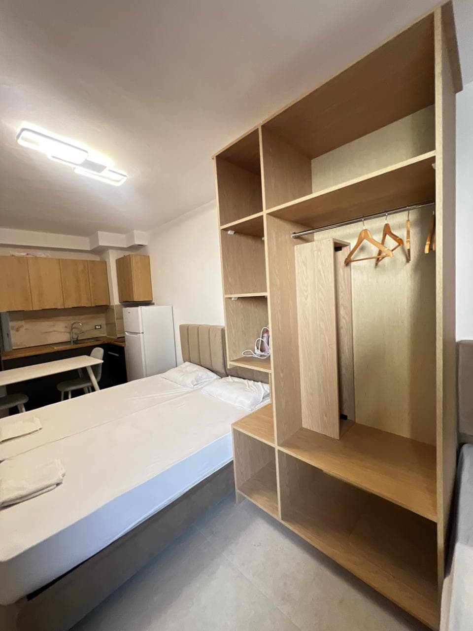 JEPET ME QERA GARSONIERE, BONITA RESIDENCE, GOLEM 2