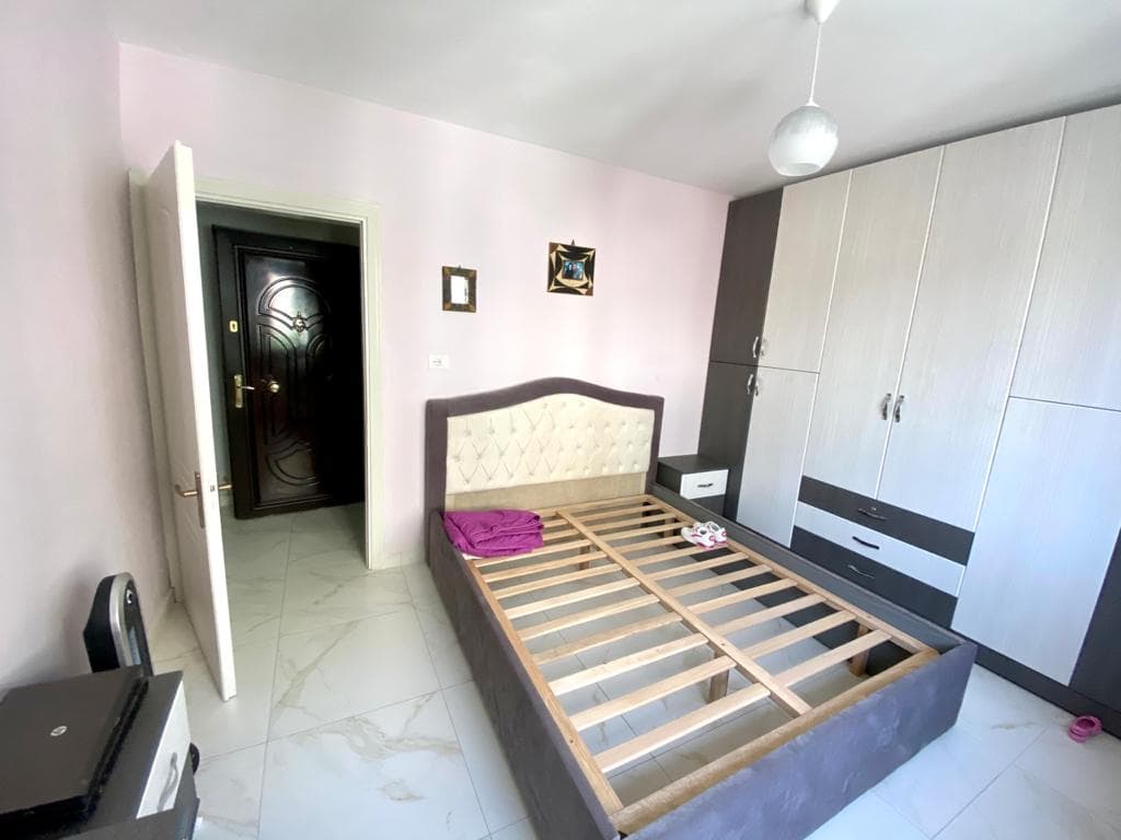 SHITET APARTAMENT 1+1 PRANE SIGURIMEVE SHOQERORE, DURRES. 4