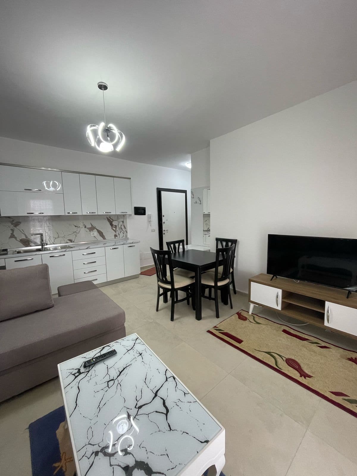 JEPET ME QERA APARTAMENT 1+1 TREGU INDUSTRIAL ,DURRES 2