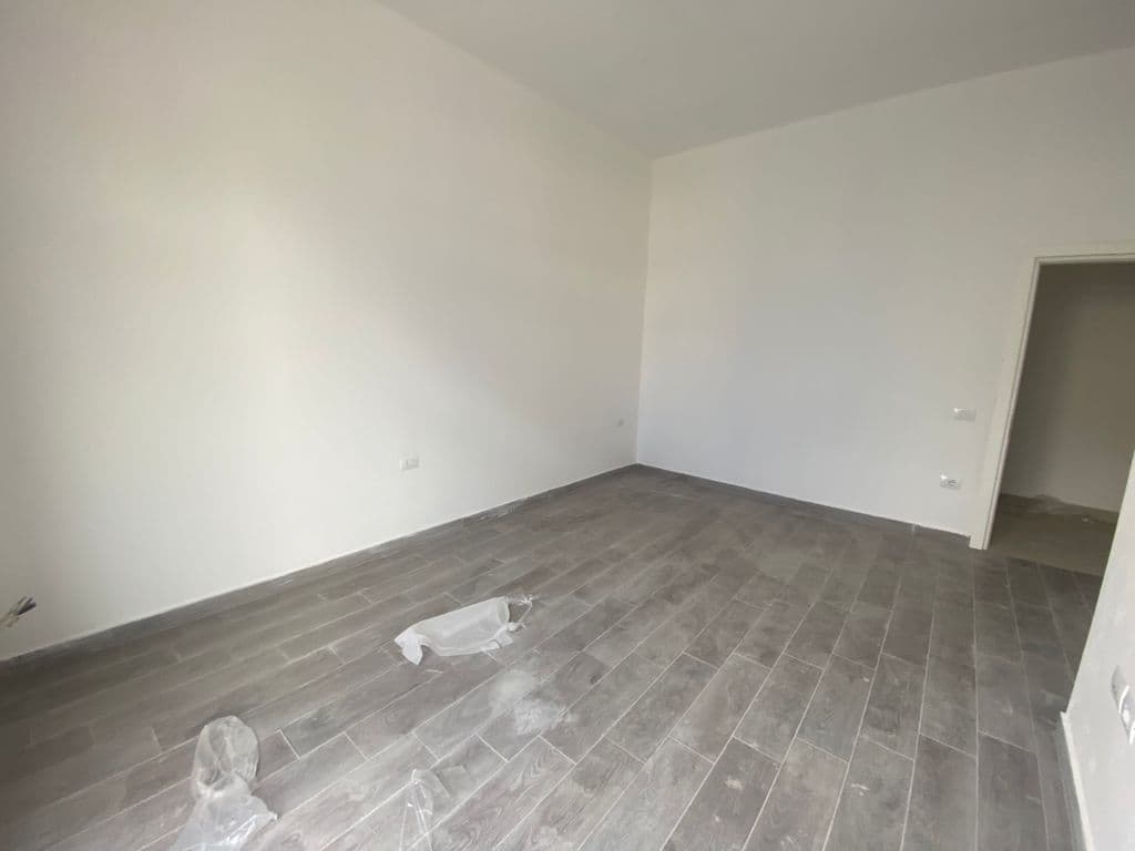 SHITET APARTAMENT 2+1 PRANE QENDRES BLU STAR, DURRES.