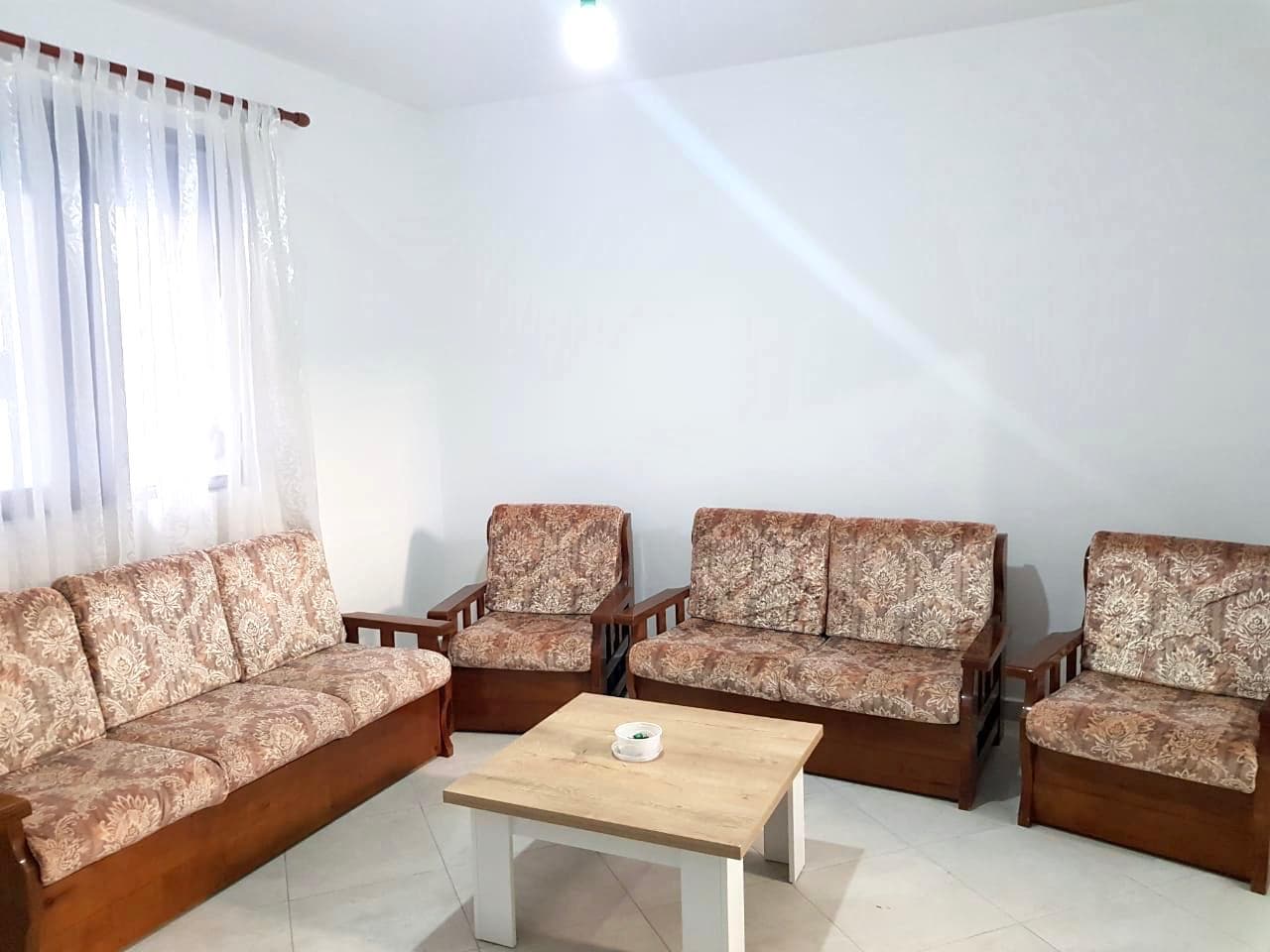 JEPET ME QERA SHTEPI PRIVATE 2+1 .RRUGA KARL TOPIA,PRANE GJYKATES,DURRES!