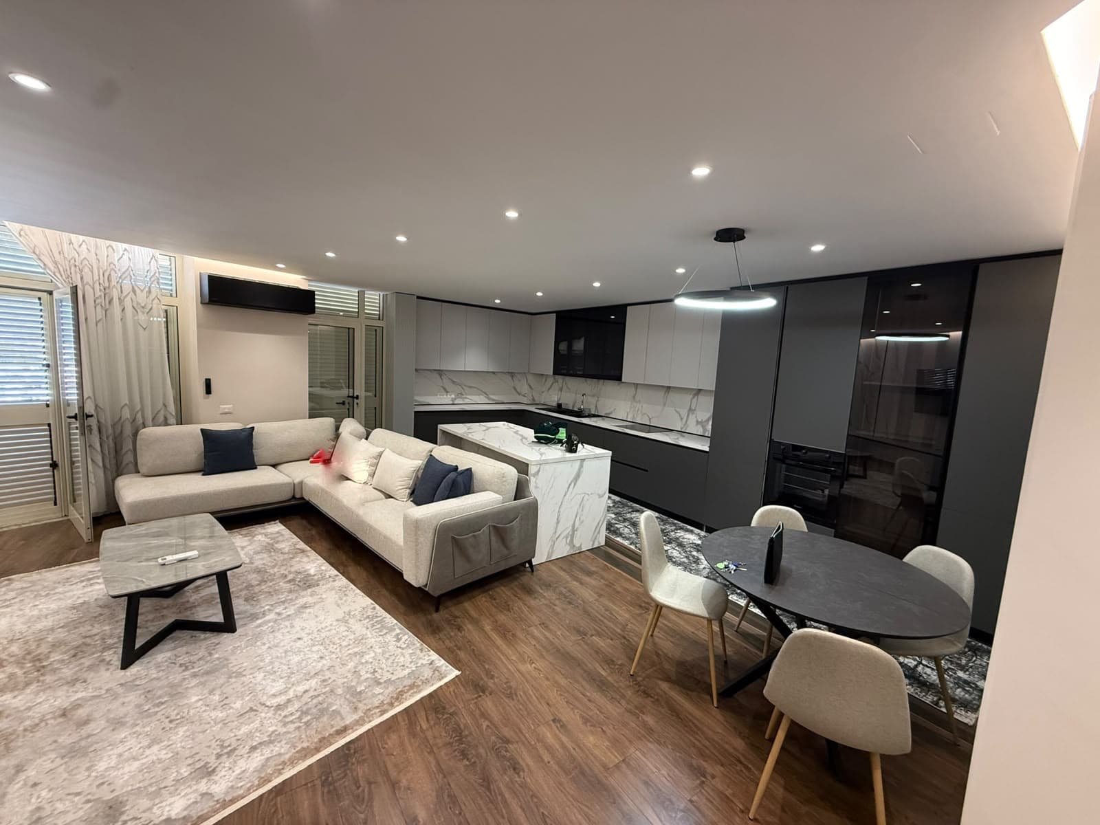 SHITET APARTAMENT 2+1 VILA E ZOGUT, DURRES