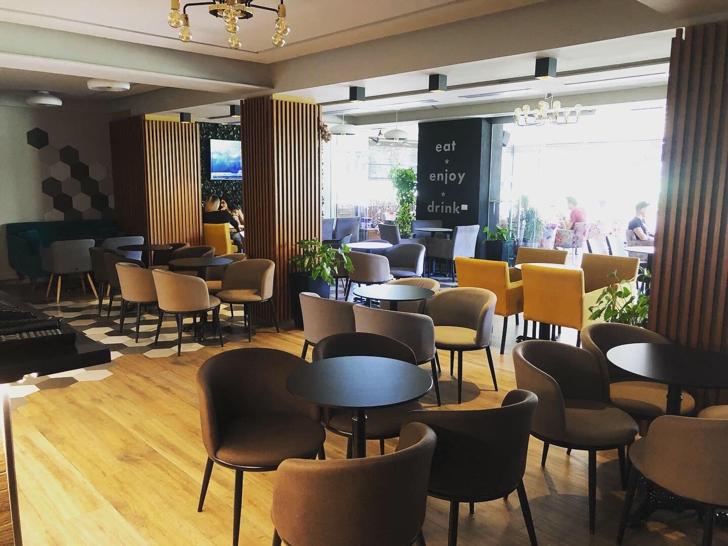 SHITET AMBJENT BIZNESI BAR CAFFE TE STACIONI I TRENIT,LULISHTJA DURRES! 2