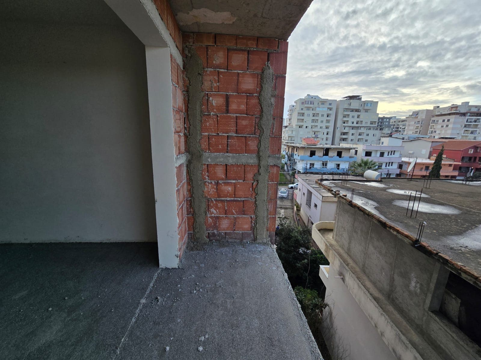 SHITET APARTAMENT 2+1 NE ZONEN E PLAZHIT, DURRES