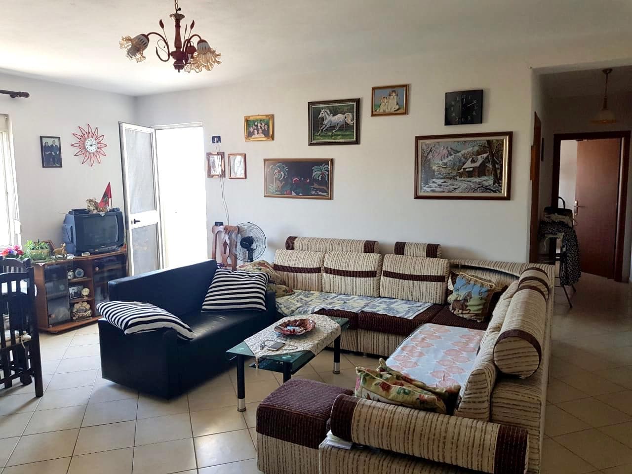 SHITET APARTAMENT 2+1 LAGJA 18, PERBALLE FUSHES SE RERES, DURRES!