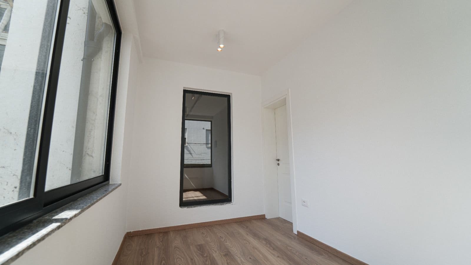JEPET ME QERA AMBIENT BIZNESI 2 KATE PRANE MUZEUMIT, DURRES 4